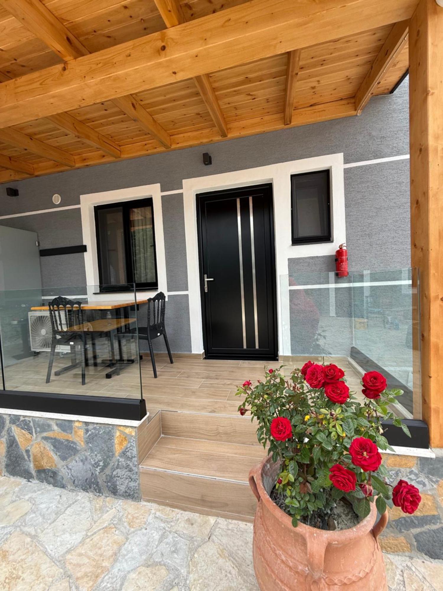 Vila La Familia Ksamil Dış mekan fotoğraf